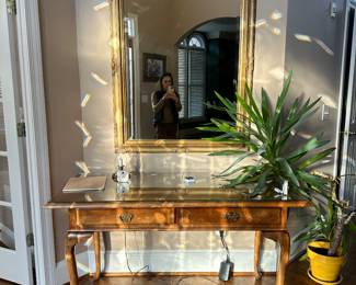 Quality furnishings mirror decor