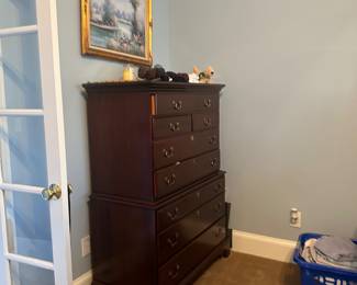 Chest of drawers