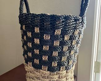 Hand weave basket