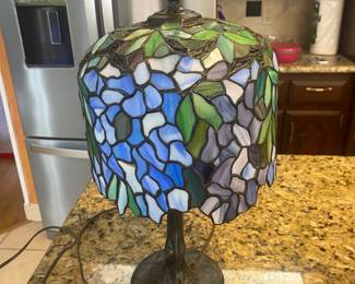 Beautiful vintage Tiffany style lamp