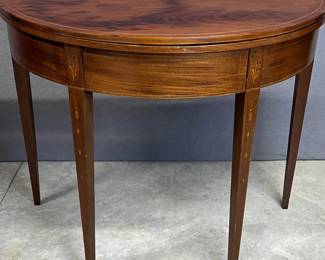 Period mahogany Federal bellflower inlay card table