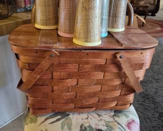 Vintage Wov-N-Wood by JerryWil picnic basket. 1960s plastic picnic glasses
