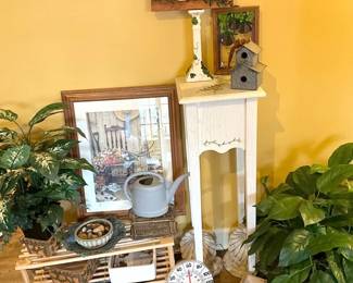 SHEShed Decor
