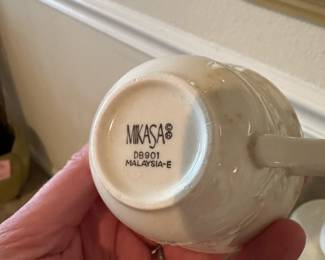 A98 - $20. Set of 4 Mikasa Holiday Seasons Cup & Saucer.