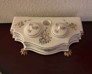 A55 - $20. Measures 10"Wx5D"x3"T