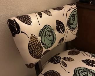 A82. $35. Single Side Chair. Measures 23" Wide x 21" Deep x 32" Tall.