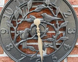 Metal bird clock