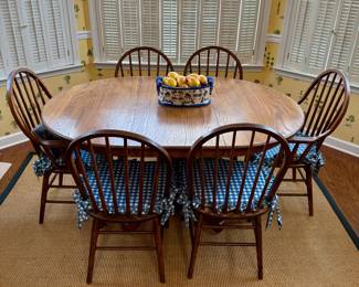 Country style oak kitchen table with 6 chairs