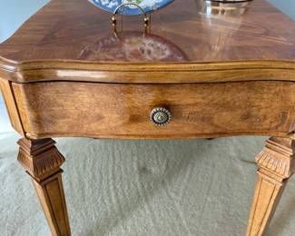 Bernardt end table with drawer