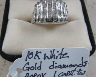 10K White Gold Diamond Ring