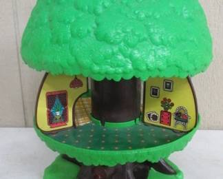 1975 Tree Tots Family Tree House