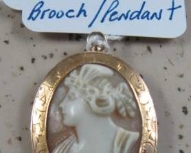 Antique 10K Gold Cameo Brooch/Pendant