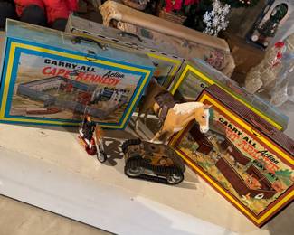 Vintage carry all action toys in case