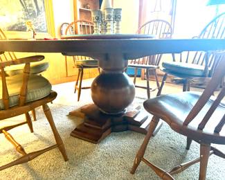 Pedestal of 6’ round farmhouse dining table 