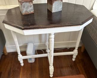 Accent Table