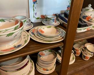 Villereal Boch ‘Ampola’ 66 pieces