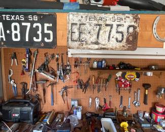 Portacable Radio, Horseshoe, tools 