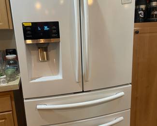 2016 Model- 36 Inch 4-Door French Door Refrigerator with Spillproof™ Shelves, Twin Cooling Plus™, FlexZone™ Drawer, EZ-Open™ Handle, Gallon Door Storage, LED Lighting, External Water and Ice Dispenser Width: 35 3/4 Inch
Depth: 36 1/2 Inch
Depth with Door at 90°: 49 1/5 Inch
Height: 70 Inch