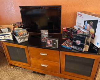Quality Console New Toshiba LED in Box