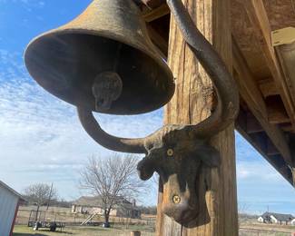 Cast Iron , Texas Longhorn vintage dinner bell