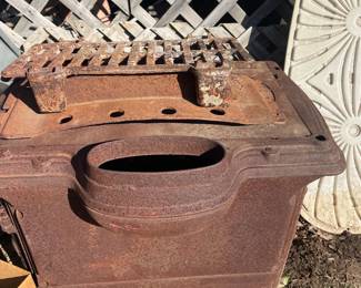 Antique Cast Iron Wood Burning Stove (base is there too)