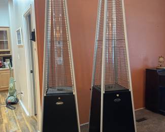 Foowin outdoor patio heaters Like New! These allow the heat to be concentrated on the top and then radiated. Coverage area is very large, can reach 130 square feet