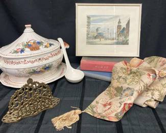 CT544Oval Tureen, Art, and Table Runner