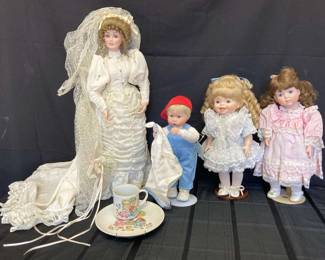 CT604Vintage Dolls
