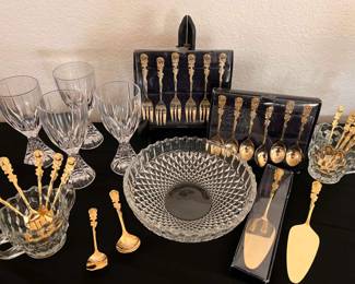 MB149RVintage Formal Hosting Lot