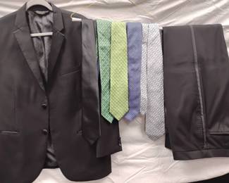 CT608Caravelli Suit Tommy Hilfiger Ties