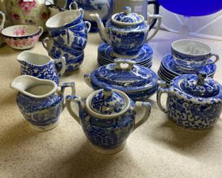 Blue Willow Child's Tea Set