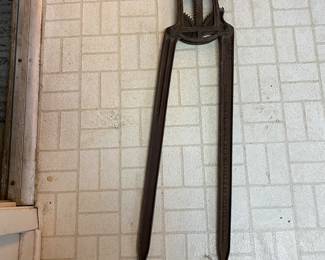 Vintage Cattle Dehorner Tool, Cast Iron