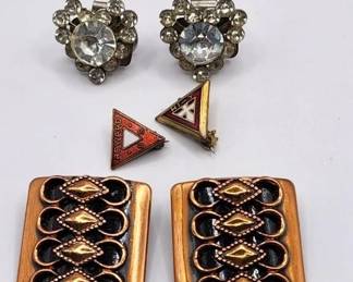 VINTAGE VICTORIAN PINS AND BROACHES