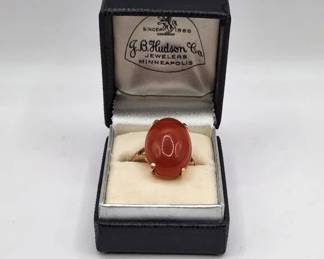 10k GOLD RING WITH VERY NICE STONE. VINTAGE RING