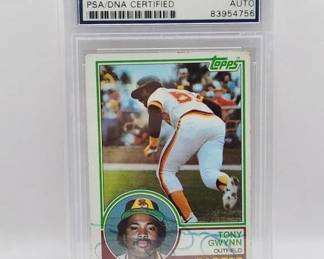 TONY GWYNN AUTOGRAPHED ROOKIE CARD / PSA. RARE SIGNED ROOKIE