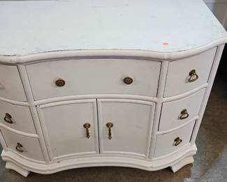 DRESSER