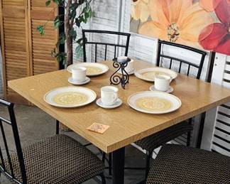 TABLE / CHAIRS / DISHES / 