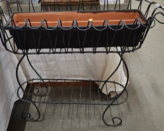 WROUGHT IRON PLANT STAND