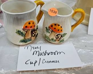 MERRY MUSHROOM CUP / CREAMER