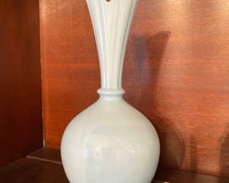 Lenox 8" Ivory Bud Vase 24 k gold 
