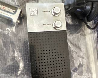 RCA 2FA-24W Transistor Radio 