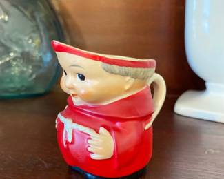 goebel cardinal tuck jug 