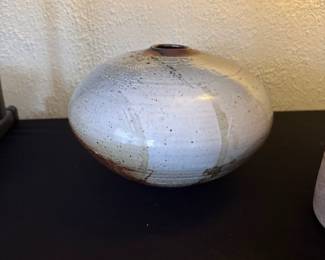 Toshiko Takaezu ceramic pottery vase 