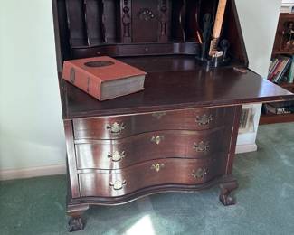 early 19th century american mahogany slant front desk 