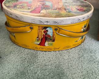 Vintage Oval Tin with Handles - Old New York Biscuit Tin