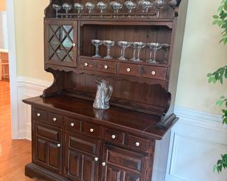 Vintage Ethan Allen 'Old Tavern' Hutch 