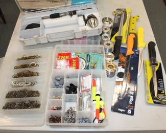 Compact Shakespeare Rod & Reel, Fish Tackle, hook, spools, knives  L2