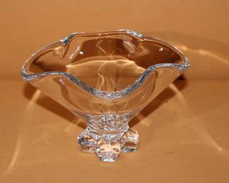Baccarat fluted bowl 5"