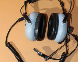Astro Com 10355-B Pilot's Headphone/Microphone Set