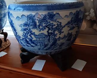 Large oriental planter